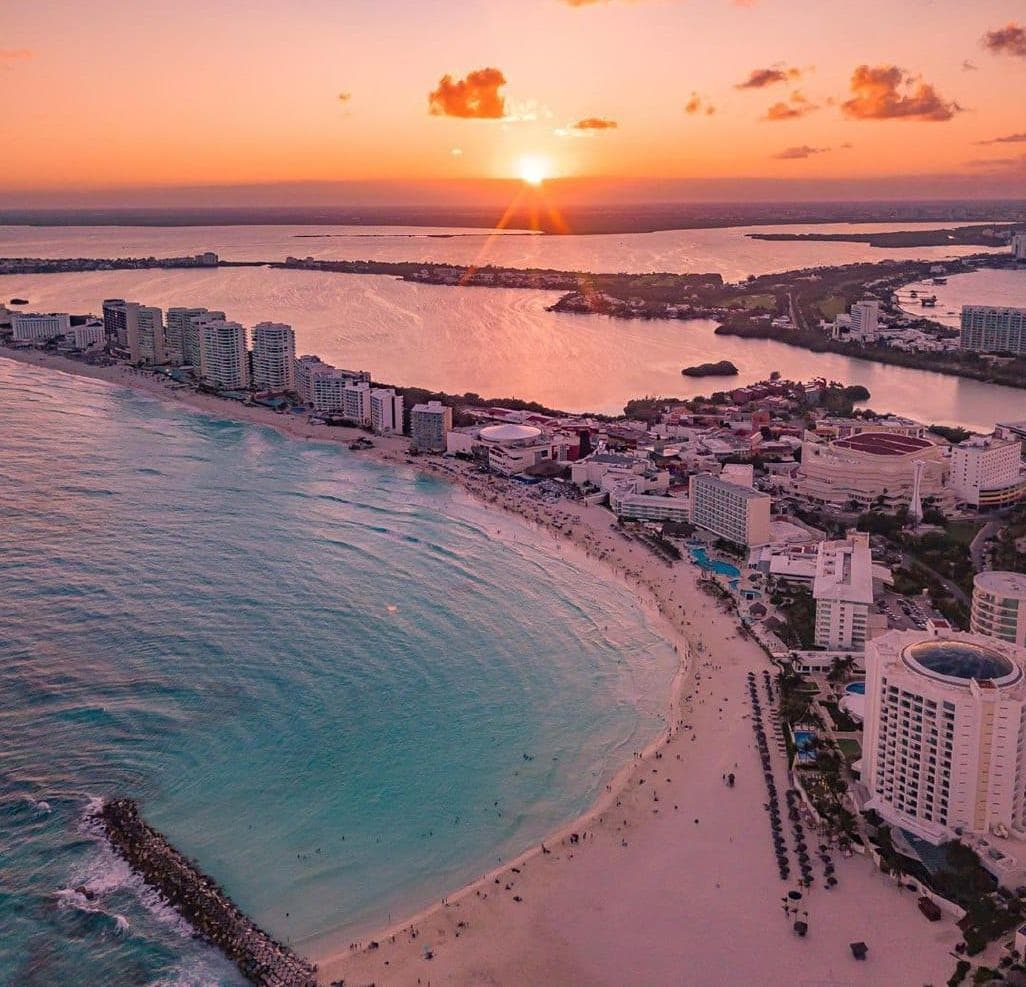 Hoteles abrirán 1 de junio con 30% de personal; turistas arribarían el 8: Carlos Joaquín
