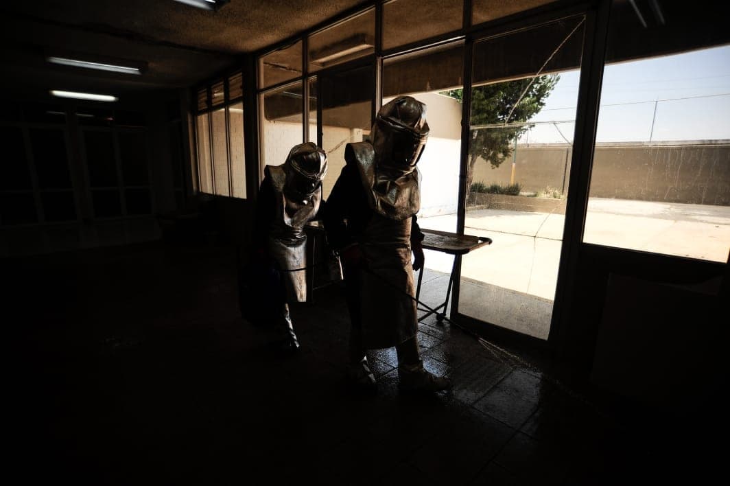 Así trabajan los cremadores de cuerpos de fallecidos por Covid-19