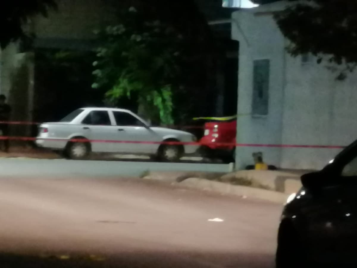 Detienen a dos sicarios, después de asesinar a un hombre en Villas del Sol