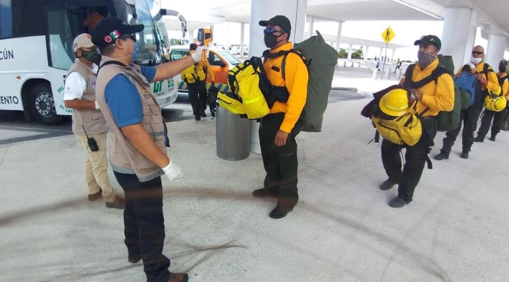 Brigadistas de otros estados se unen a la lucha contra incendios en Quintana Roo