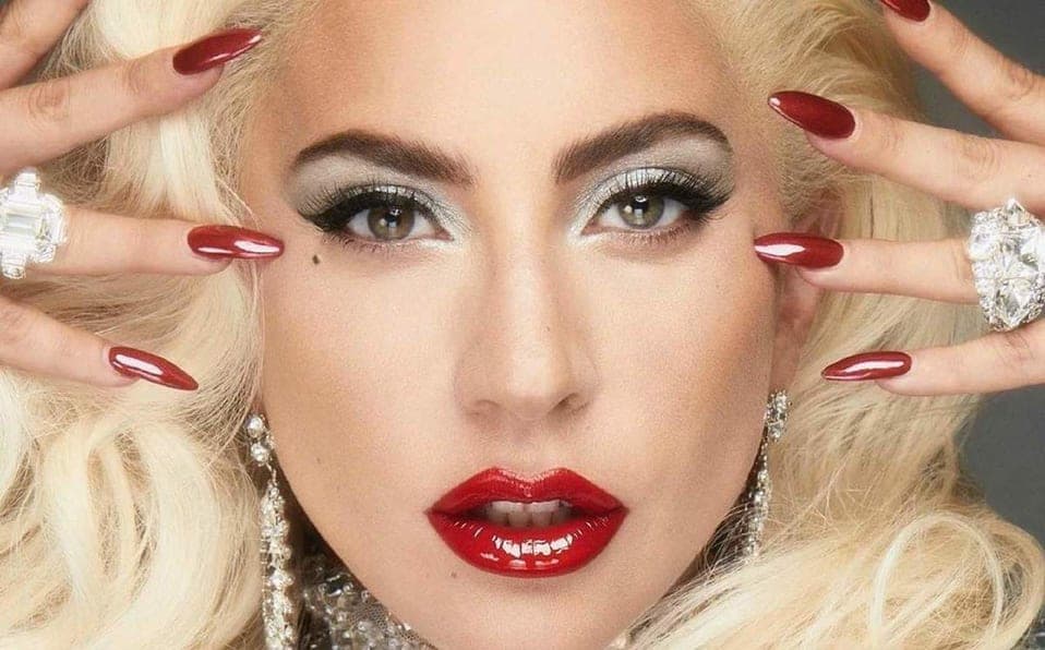 Lady Gaga podría estar embarazada, aseguran fans