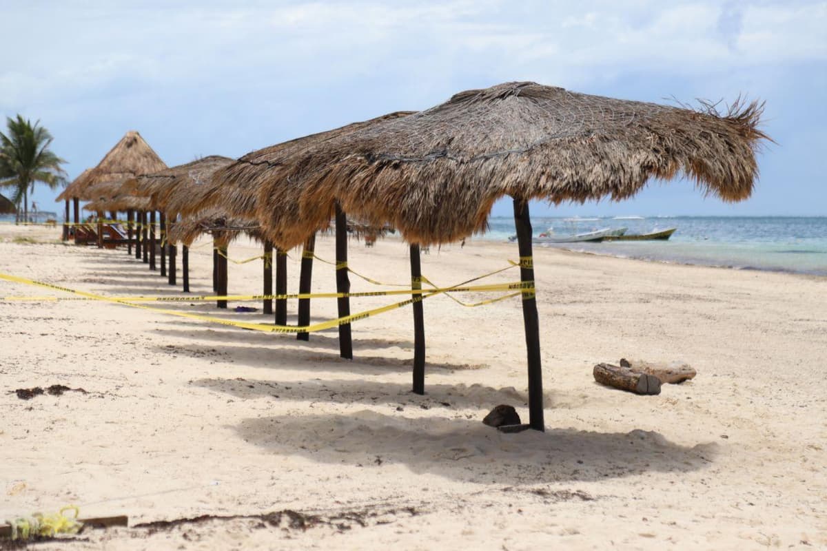 Espacios públicos en Puerto Morelos permanecen cerrados, ¡No vayas!