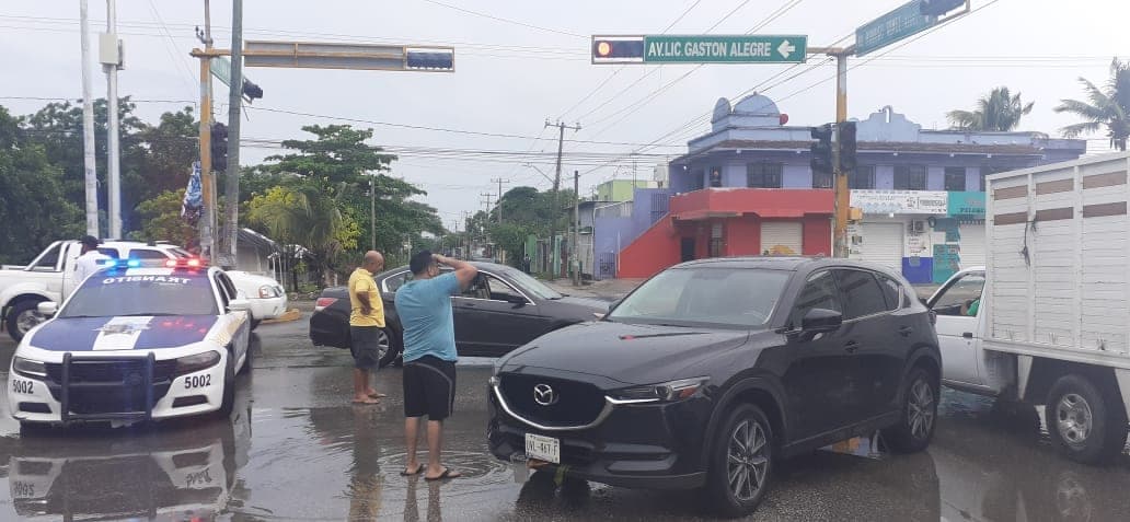Se registra choque automovilístico en Cancún