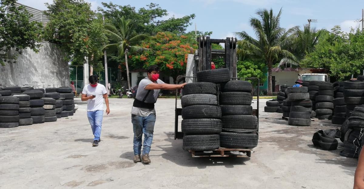 Después de meses, envían llantas de Cozumel a planta de reciclaje