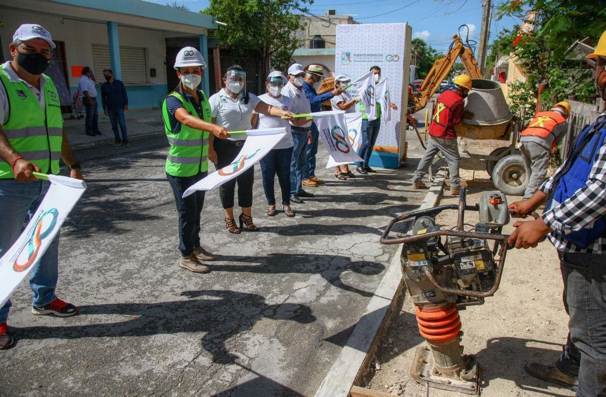 Inicia construcción de banquetas y guarniciones en Puerto Morelos