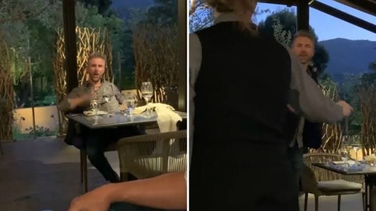 Recibe millonaria propina tras correr a CEO racista de restaurante