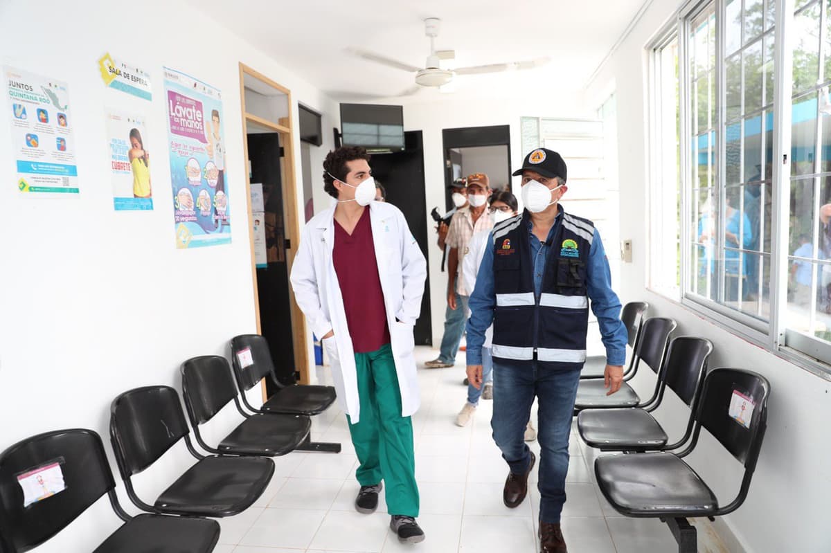 Supervisa Carlos Joaquín construcción de hospital temporal Covid en Chetumal