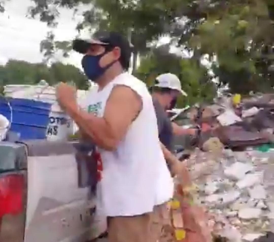 Video: Captan a gente tirando basura en calles de Cancún