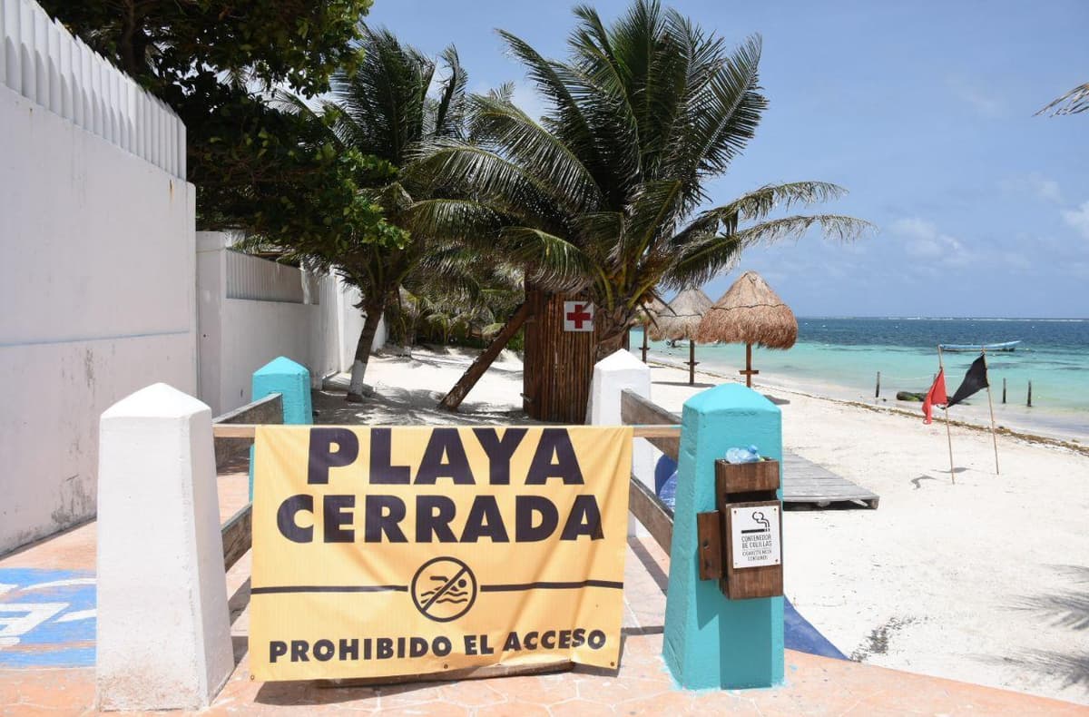 Exhortan a portomorelenses a no arriesgarse y respetar las playas cerradas