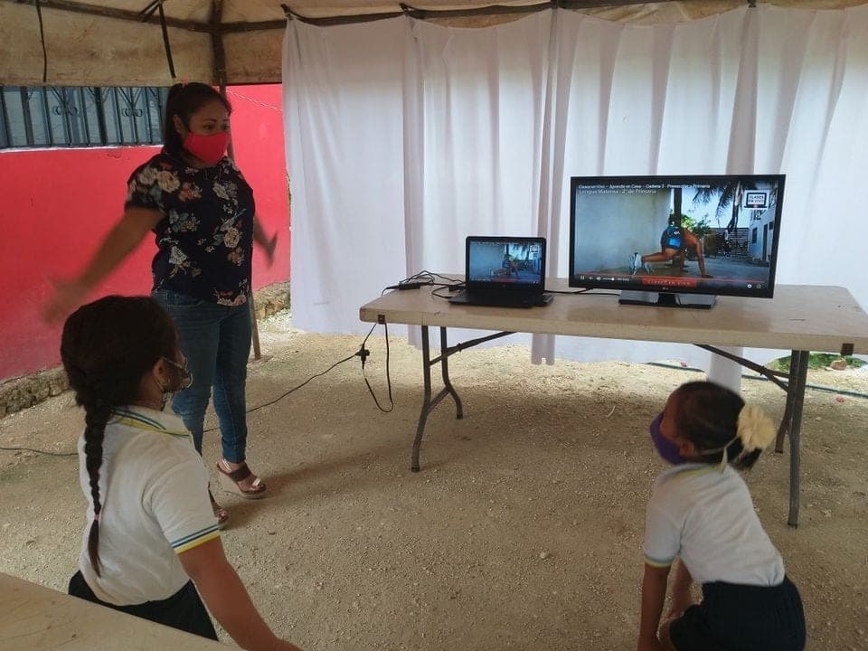 Maestra de Carrillo Puerto transforma su casa en escuela