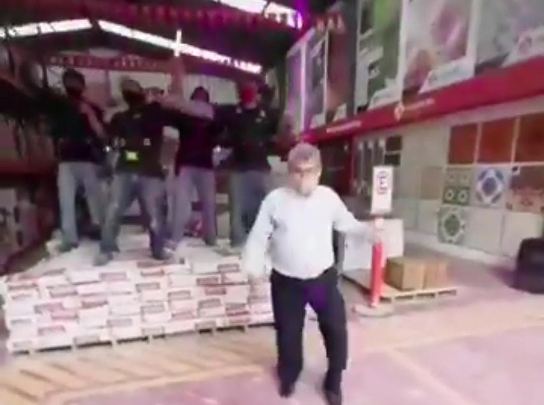 Video: Regresa el "Lobo" Vásquez, guatemalteco que se hizo viral con su baile