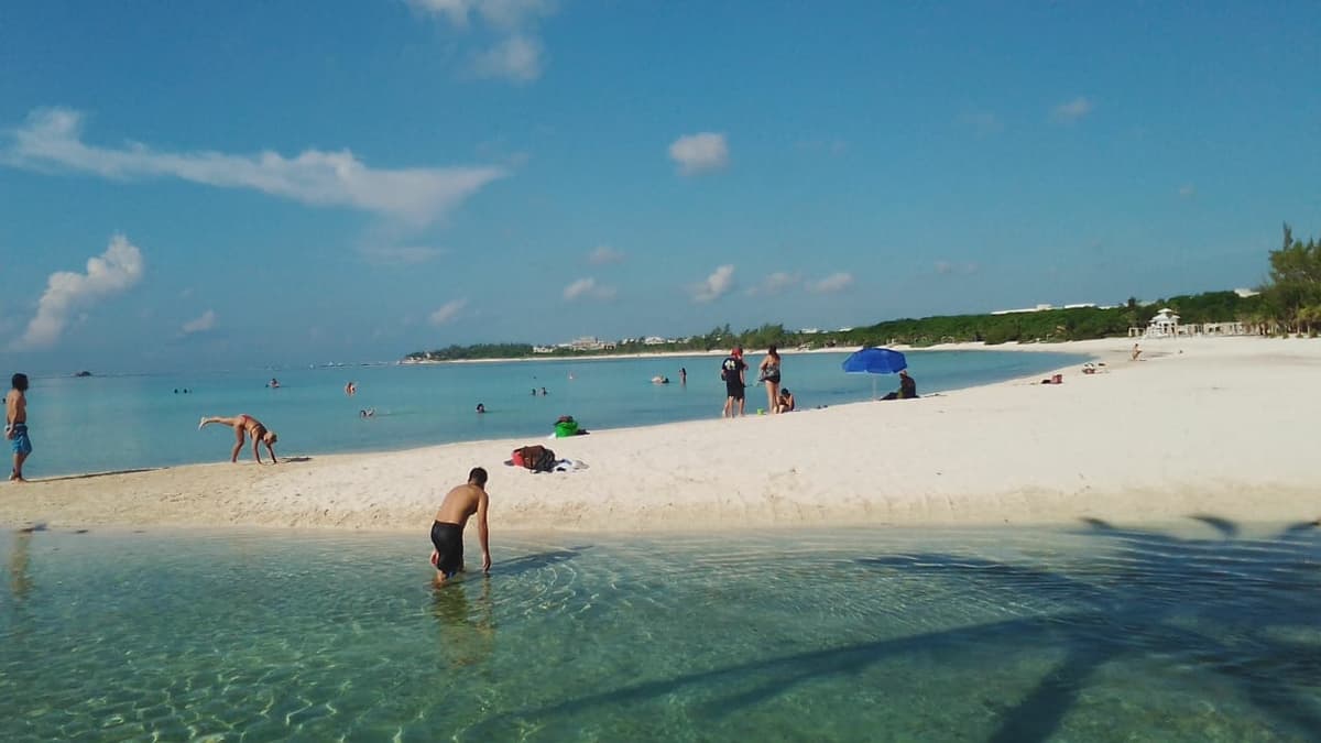 Reabren playas en Solidaridad, las primeras de Quintana Roo
