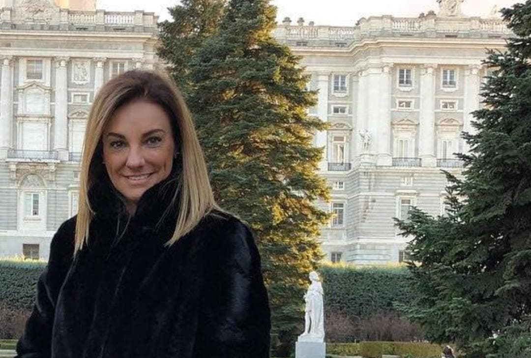 Nombran a periodista como #LadyChanel por recibir supuesto regalo de Videgaray