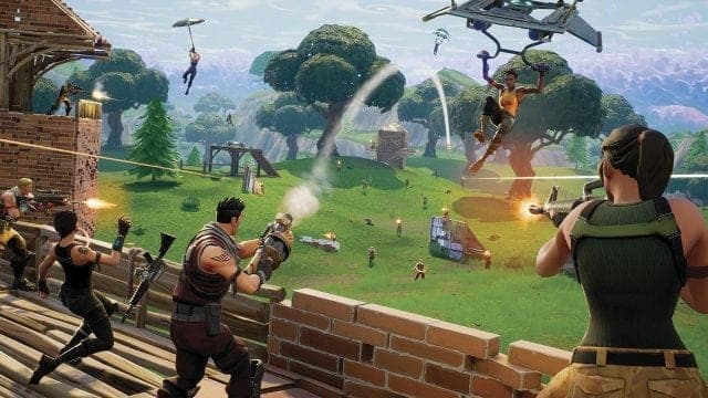 Eliminan Apple y Google a Fortnite de sus tiendas virtuales