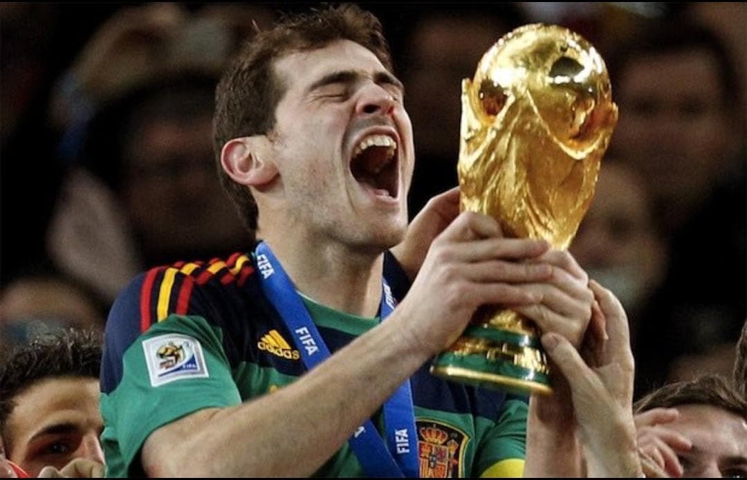 Iker Casillas anuncia su retiro del futbol a los 39 años