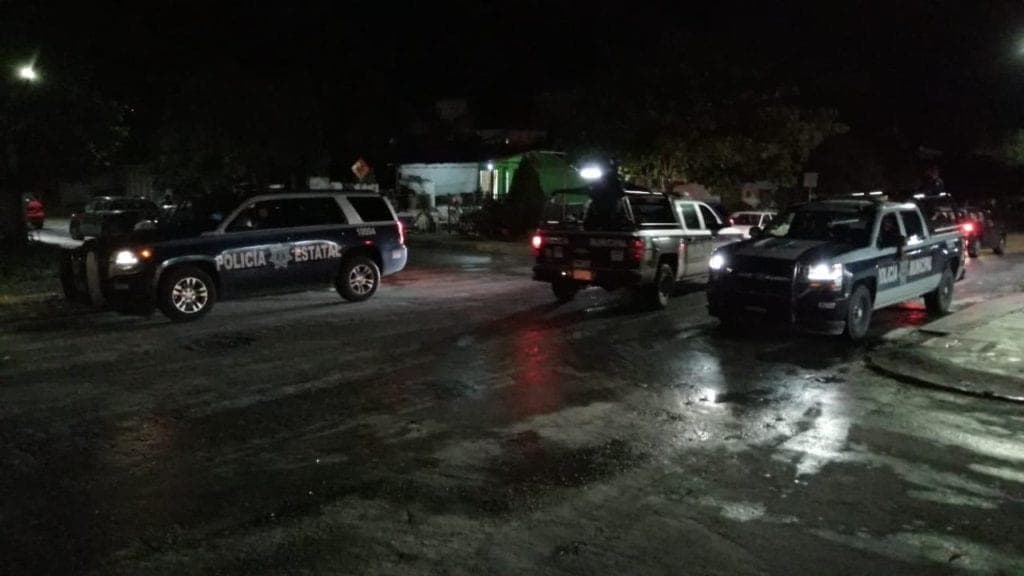 Riña de albañiles termina con asesinato a machetazos en Cancún