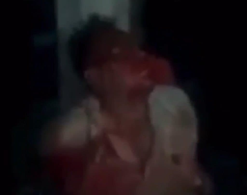 Video: Agarran a golpes a hombre y mujer acusados de querer robarse a un menor