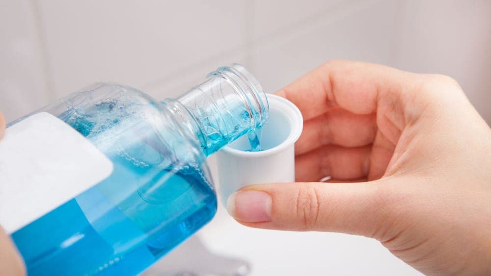 Enjuagues bucales y antisépticos 'pueden inactivar la carga viral de Covid-19': especialistas