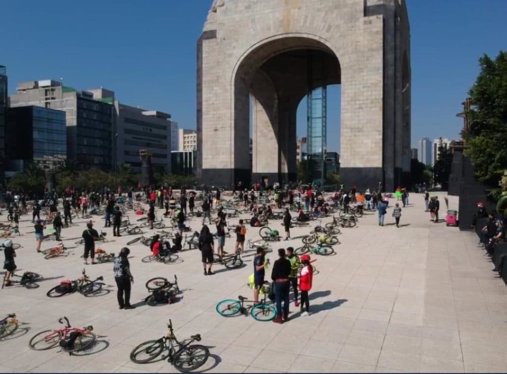 Video: Con #LutoCiclista protestan por muertes en la Cdmx