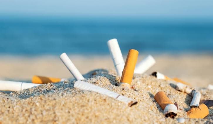 ¡Playas sin colillas! Podrían prohibir fumar en costas de México