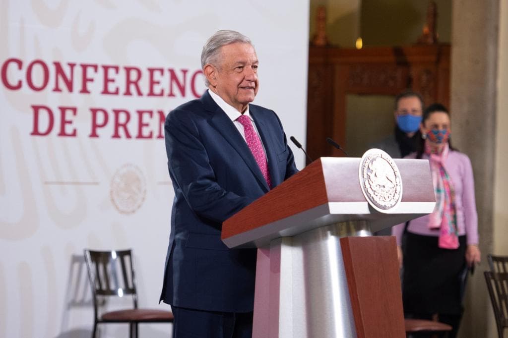 AMLO anuncia construcción de aeropuerto en Tulum