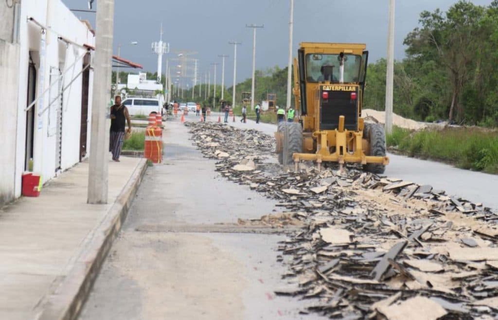 Continúa la remodelación de la avenida Zetina Gasca de Puerto Morelos