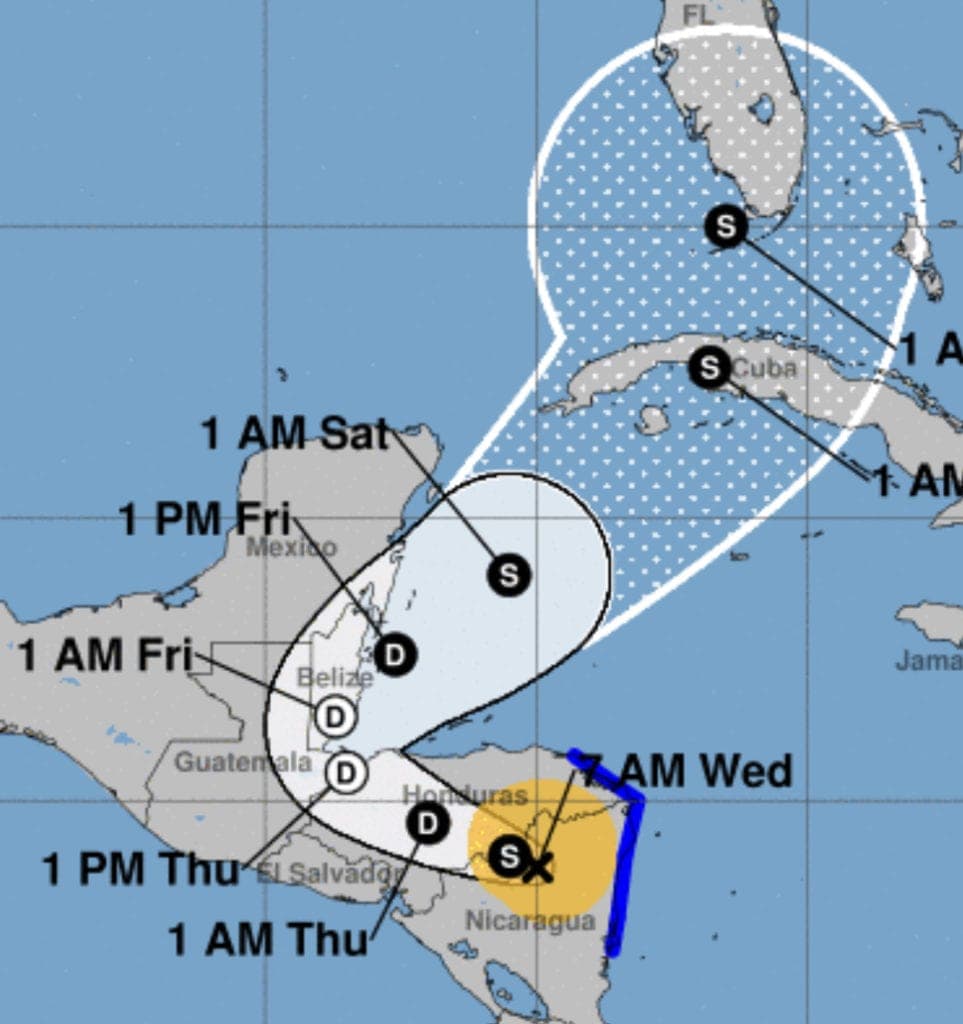 Huracán 'Eta' se degrada a Tormenta Tropical; se mantiene lejos de Q. Roo