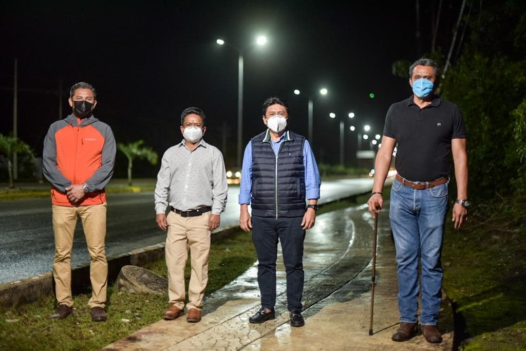 Encienden interruptor de la ampliación del alumbrado público en Tulum