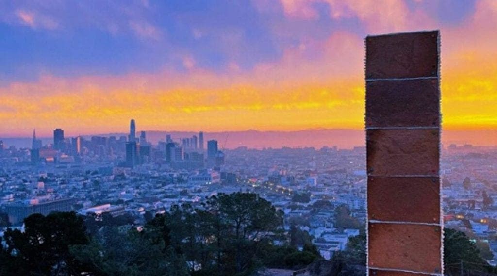 Video: Descubren otro monolito en EU; está hecho de pan de jengibre