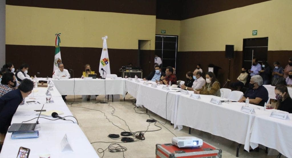 Comparece fiscal Óscar Montes de Oca ante el Congreso del Estado