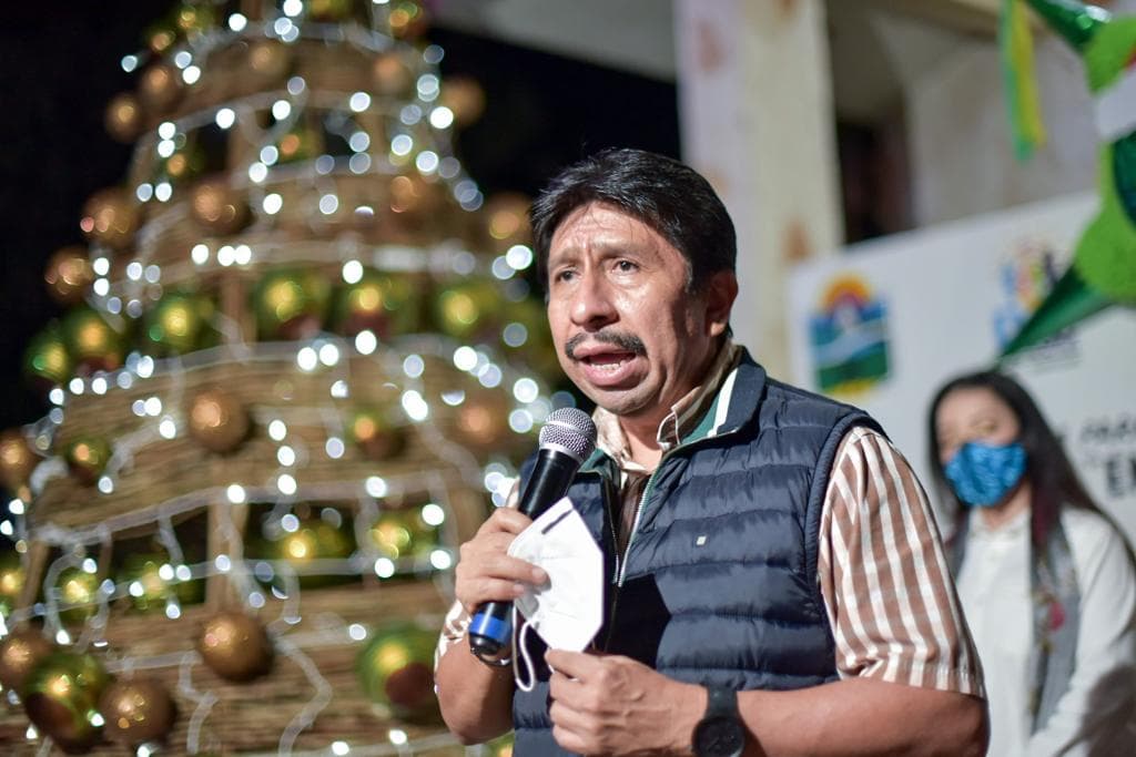 Dan inicio a la Navidad en Tulum con encendido de luces en distintas comunidades