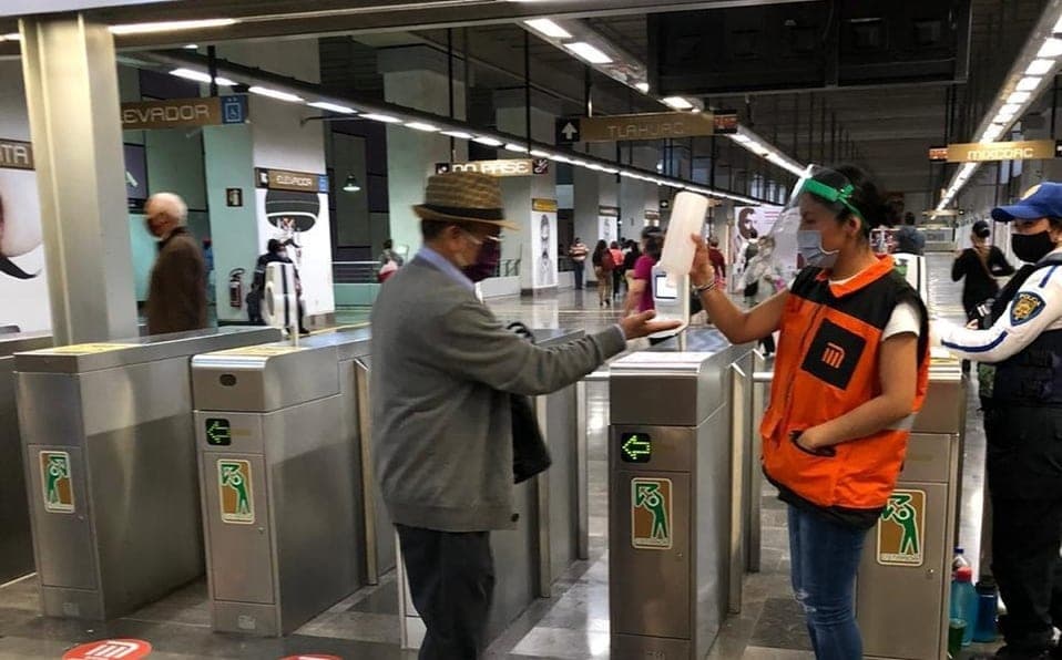 Activan código QR en transporte público de la CDMX para disminuir contagios de Covid-19