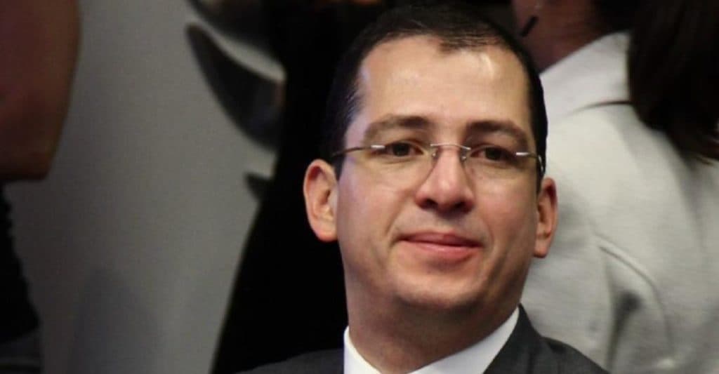 Detectan 4 propiedades a magistrado presidente del Tribunal Electoral