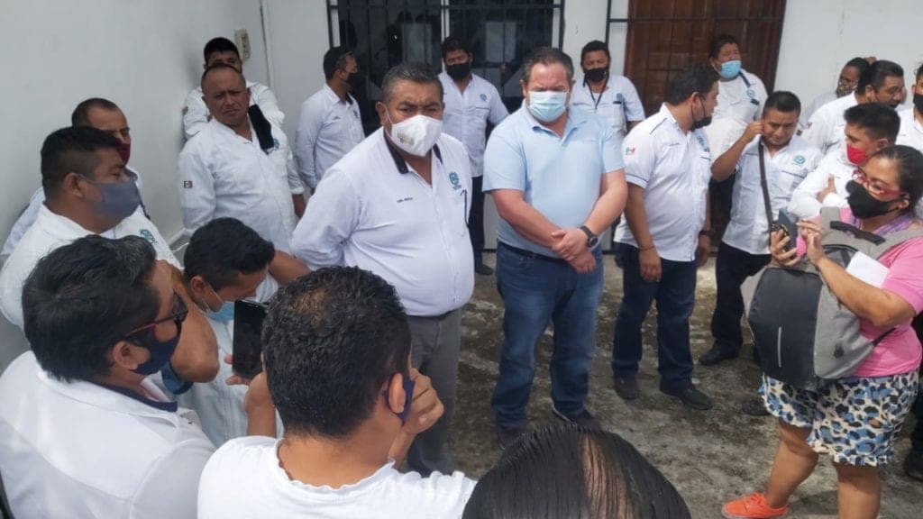 Inconforma aumento en liquidaciones de operadores de taxis y combis de Playa del Carmen