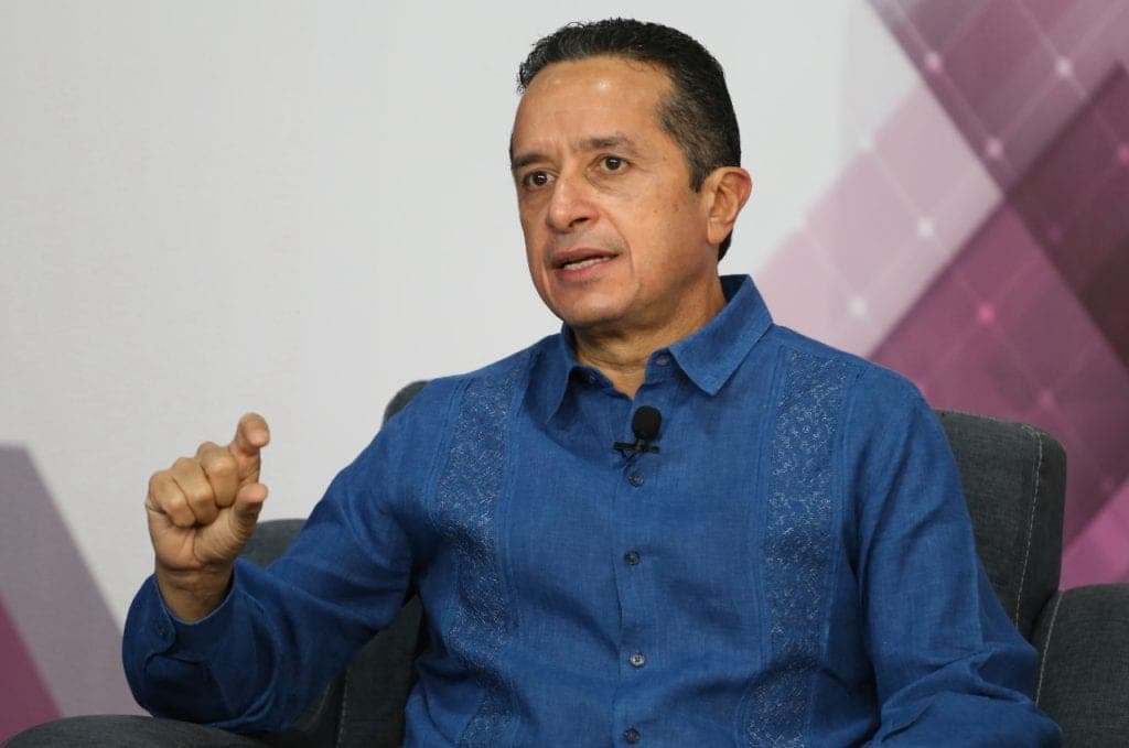 Adelanta Carlos Joaquín cómo sería la fase de vacunación anti Covid-19 en población civil