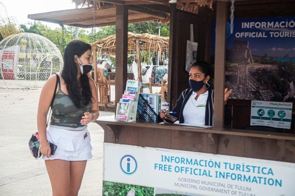 Ofrecen atención personalizada y de calidad a turistas en Tulum en Módulos de Información