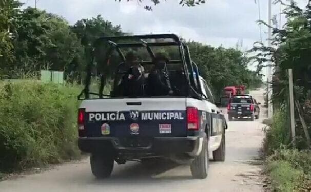 Roban casa de general retirado en Cancún y se llevan una camioneta