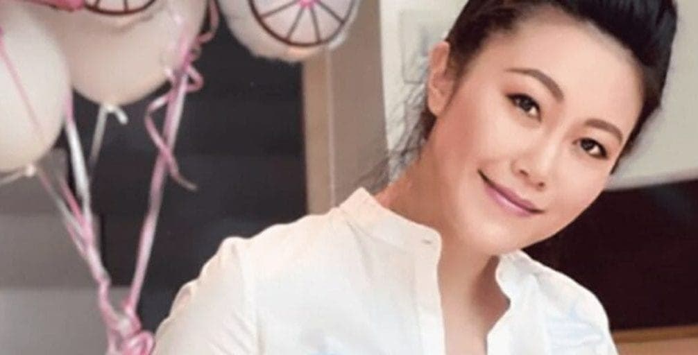 Hija de magnate chino se suicida con su hija de 5 meses de edad