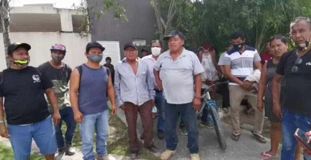 Trabajadores denuncian que no cobran hace dos semanas