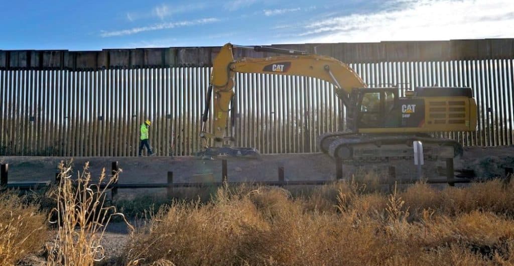 Donald Trump irá el martes a la frontera con México para ver el avance del muro