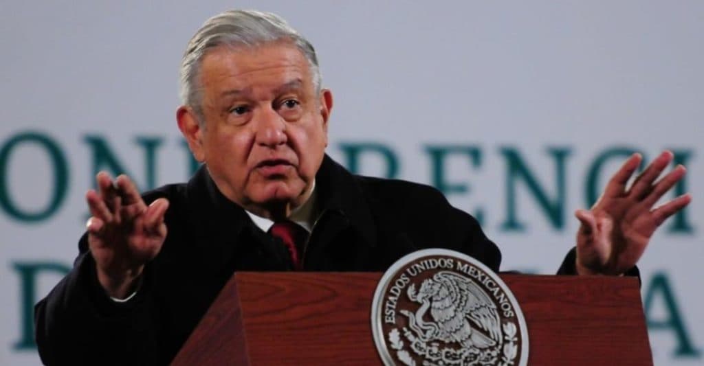 Considera AMLO que es censura el bloqueo de las cuentas en redes de Trump