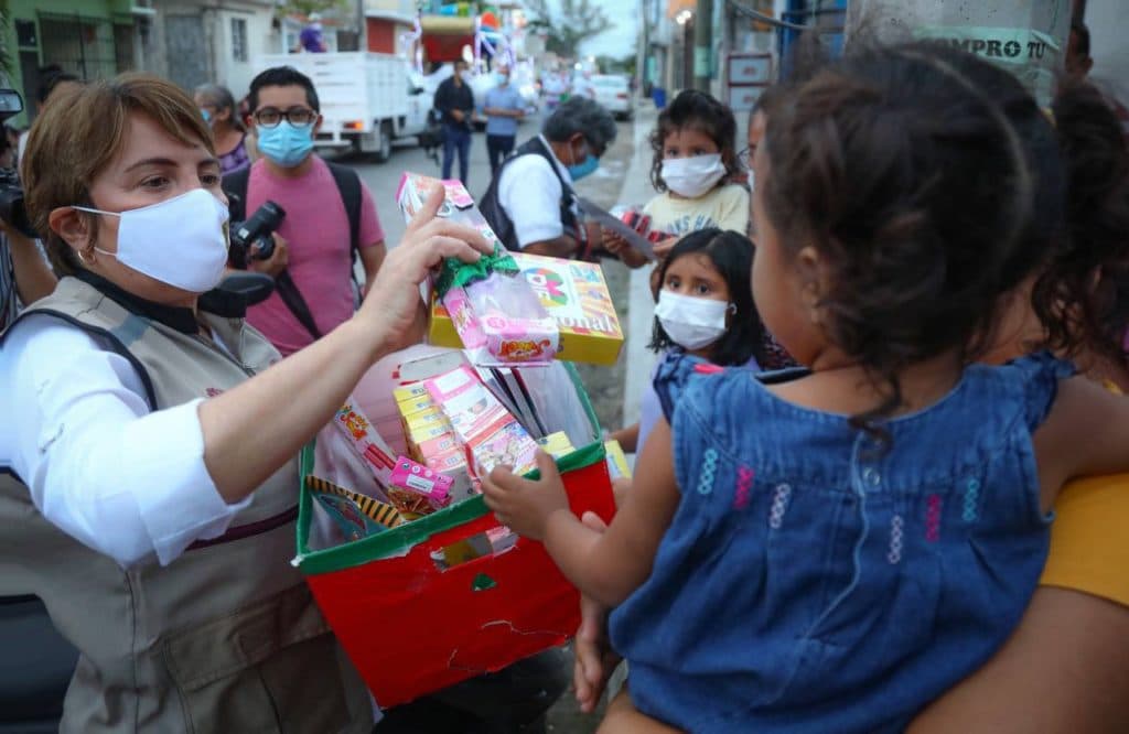 Por Día de Reyes entregan juguetes a niños de familias vulnerables en Playa del Carmen