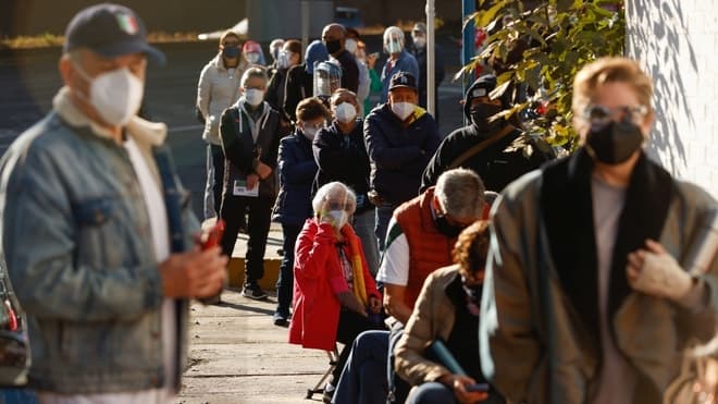 ¿Con mejor organización? Arranca 2do día de vacunación contra Covid-19 en CDMX