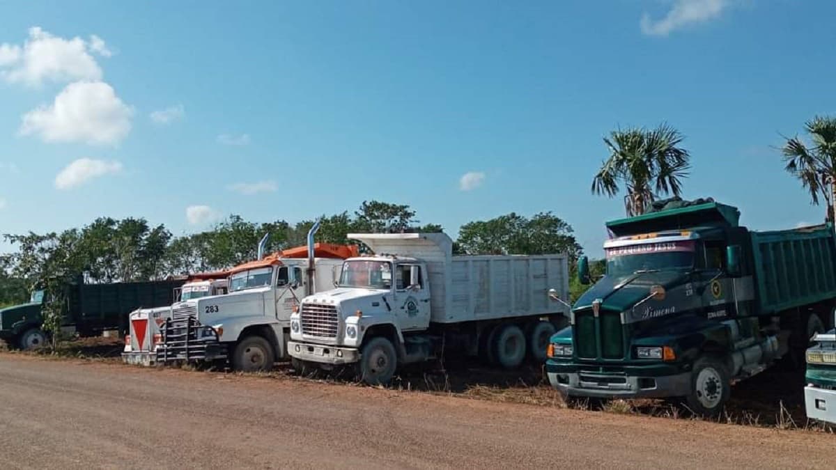 Logran tregua con volqueteros para obras del Tren Maya en Lázaro Cárdenas