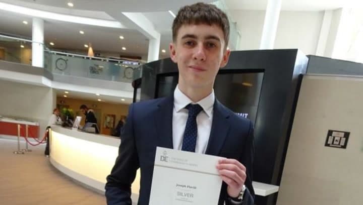 FOTOS: Joven despierta al fin del coma y todavía no sabe sobre la pandemia