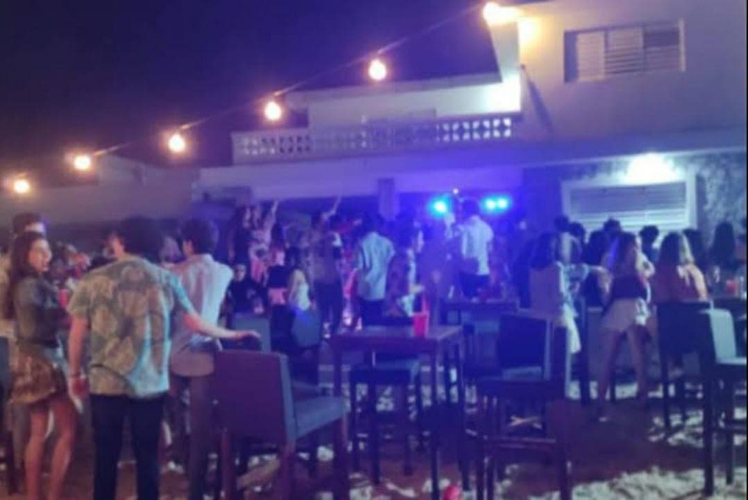 En Mérida, joven realiza fiesta con más de 70 invitados en plena pandemia