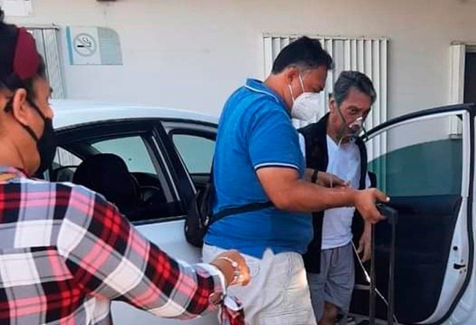 El ex gobernador Mario Villaneva se encuentra mejor luego de un problema circulatorio cerebral