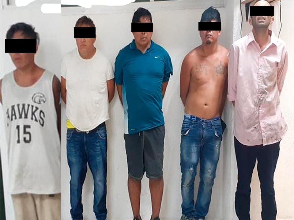 Detienen a seis sujetos que asaltaron a sujeto afuera de restaurante en Playa del Carmen