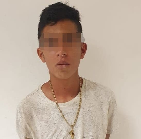 Arrestan a sujeto dedicado a robar tiendas de conveniencia en Cancún