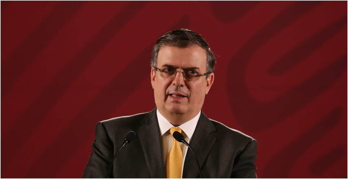 Informa Ebrard de explosión en edificio contiguo a la Embajada de México en Ucrania